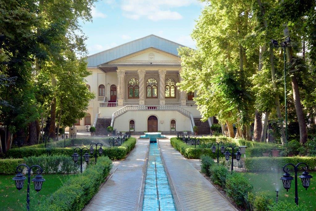 The Cinema Museum of Iran in Tehran houses an extensive treasure trove of Iran’s cinematic history, including thousands of photographs, posters, documents, books, and early cinematographic equipment, offering visitors a distinctive perspective on the country’s film heritage.